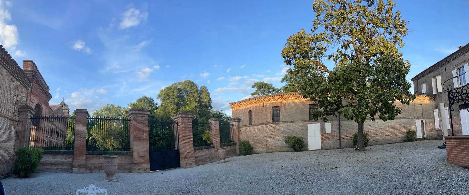 Grand Gite Du Chateau Montlaur