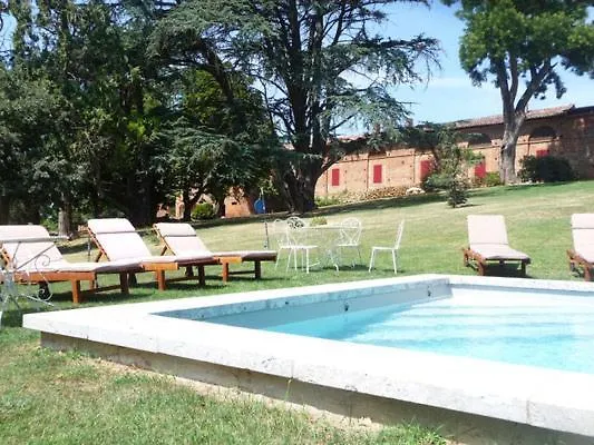 بيت للعطل Grand Gite Du Chateau Montlaur  فرنسا